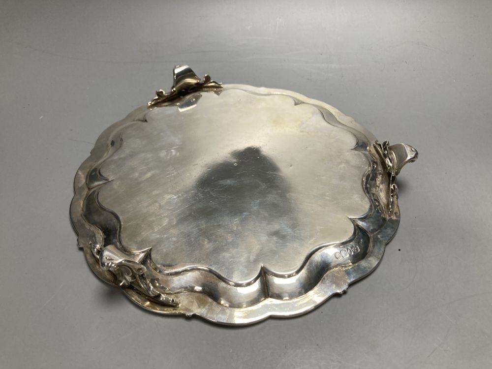 An early Victorian silver salver by The Barnards, London, 1838, 24.7cm, 17oz.